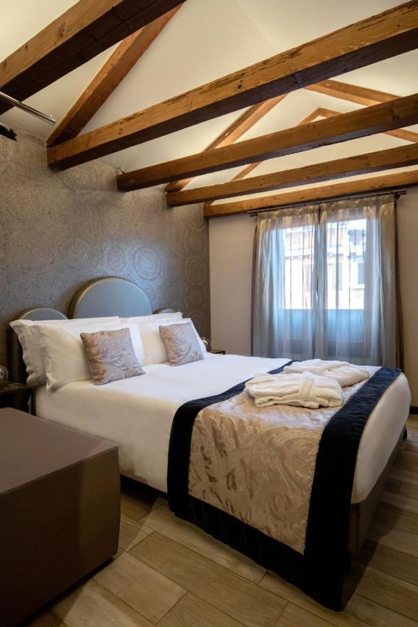 Alle Guglie Boutique Hotel Venesia Bagian luar foto