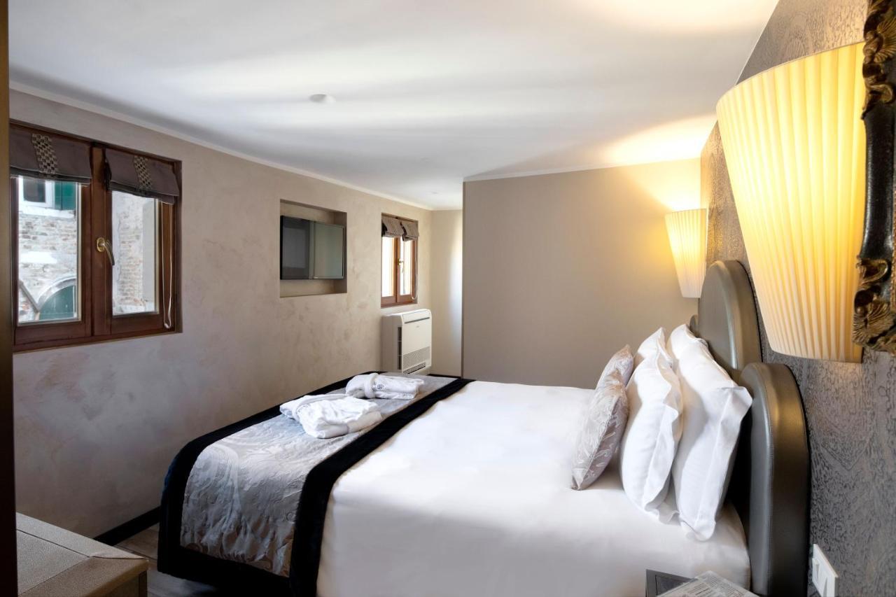 Alle Guglie Boutique Hotel Venesia Bagian luar foto