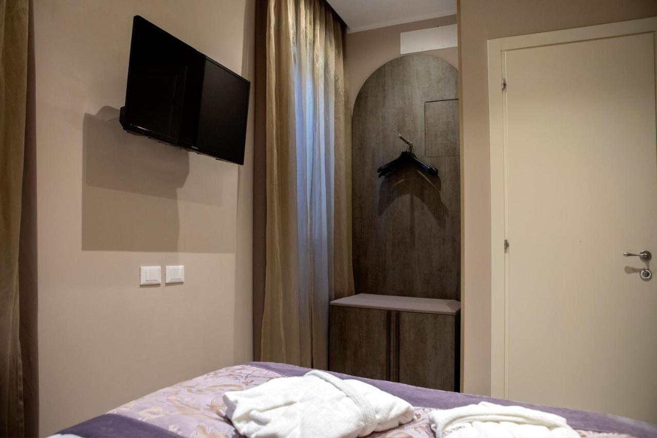 Alle Guglie Boutique Hotel Venesia Bagian luar foto