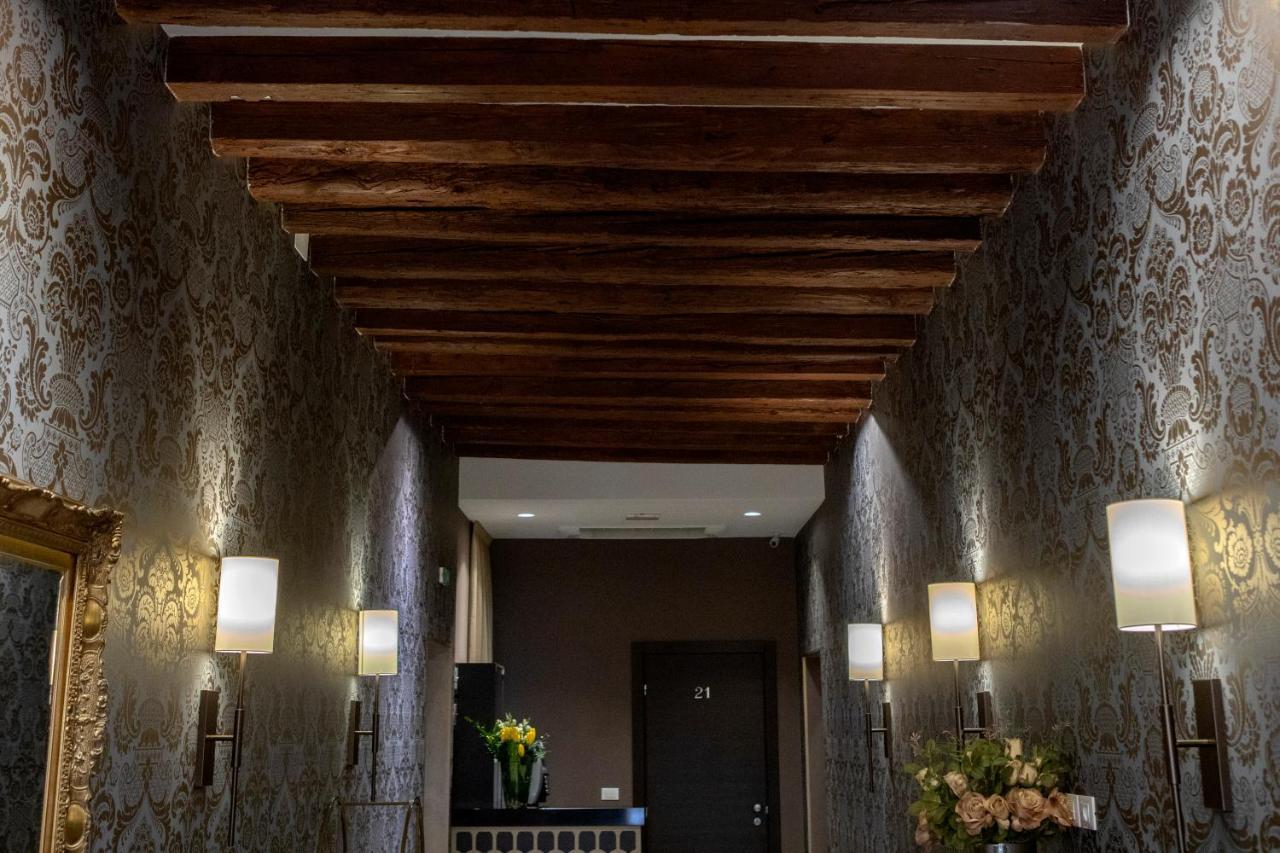 Alle Guglie Boutique Hotel Venesia Bagian luar foto