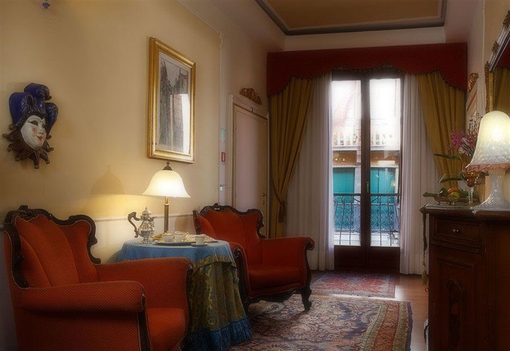 Alle Guglie Boutique Hotel Venesia Bagian luar foto